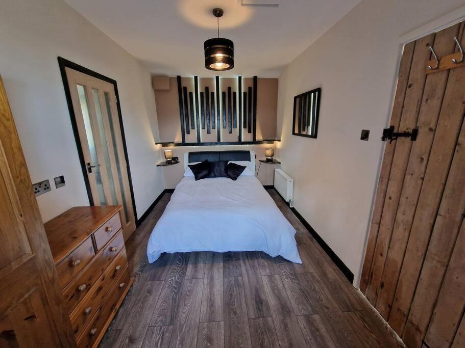 Swallows Nest Guest House - With Hot Tub Abergavenny Exteriér fotografie