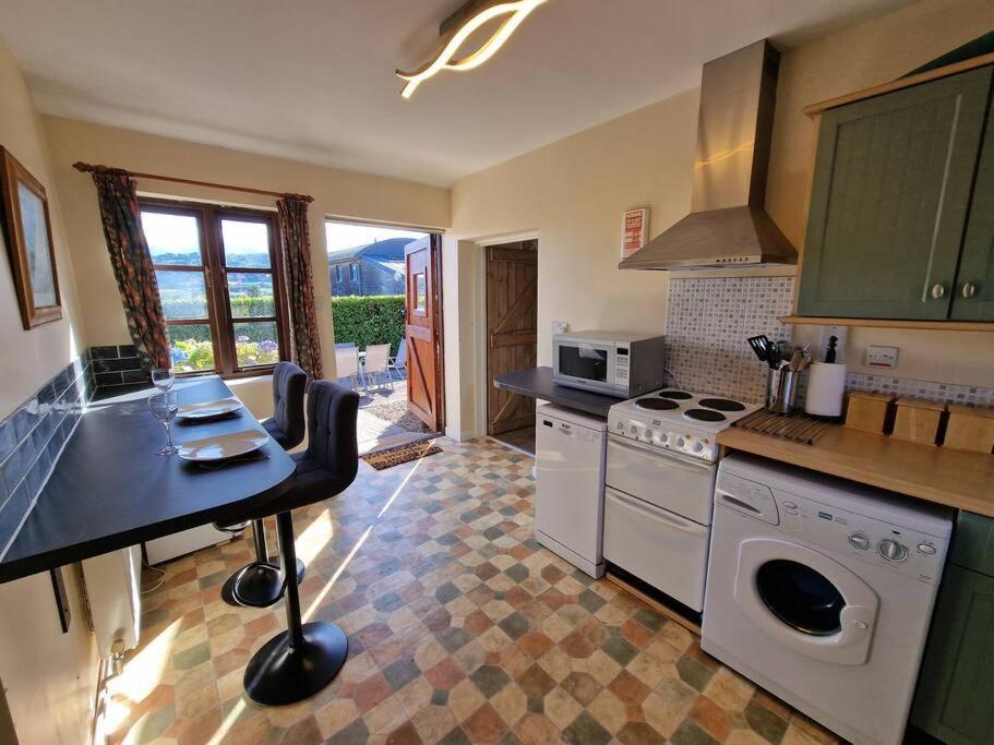 Swallows Nest Guest House - With Hot Tub Abergavenny Exteriér fotografie